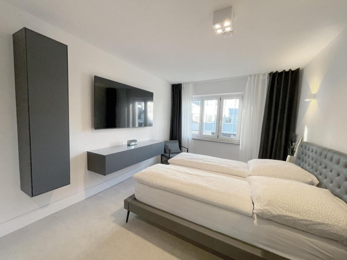 F10 Apartment *